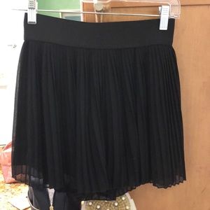Zara pleated black shorts / skirt